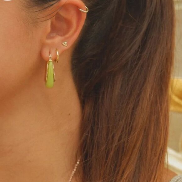 GreenāhoopāearringsāA262 - Picture 2 of 5